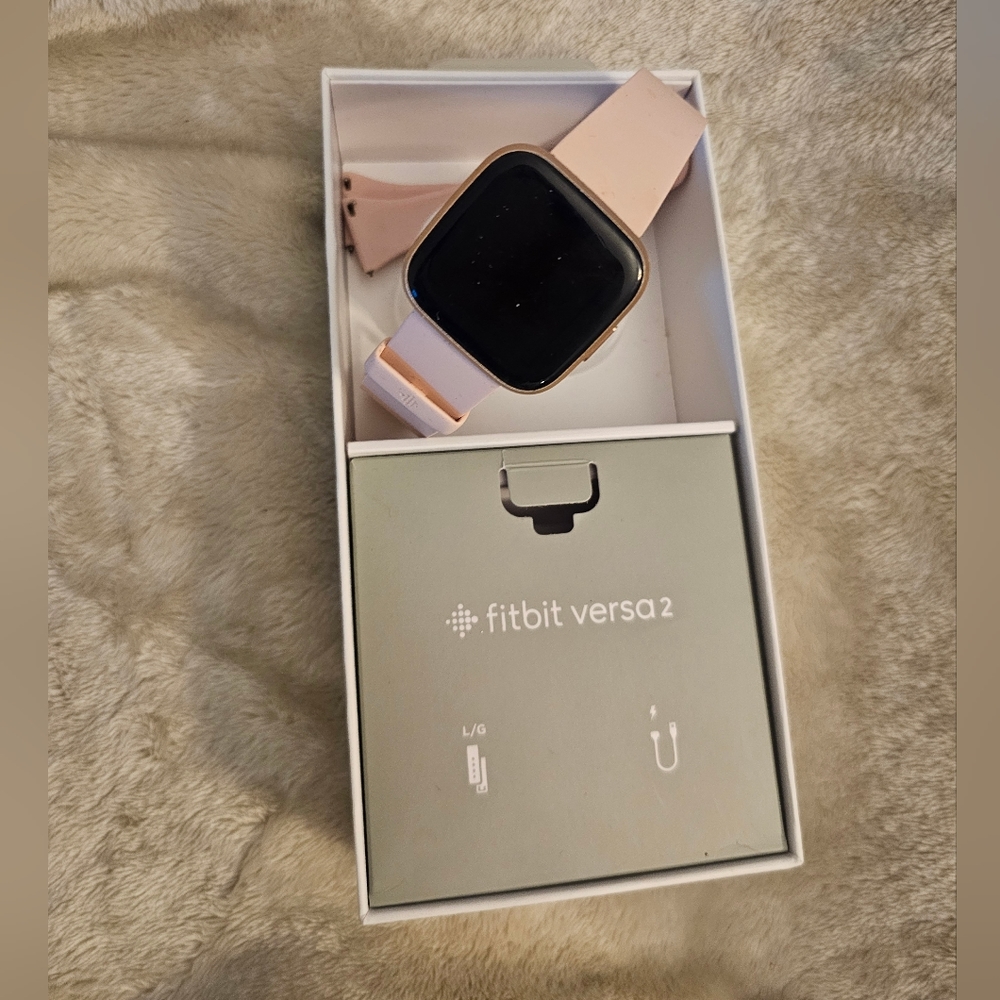 Fitbit Versa 2 Smartwatch Rose Gold with charger, Gift